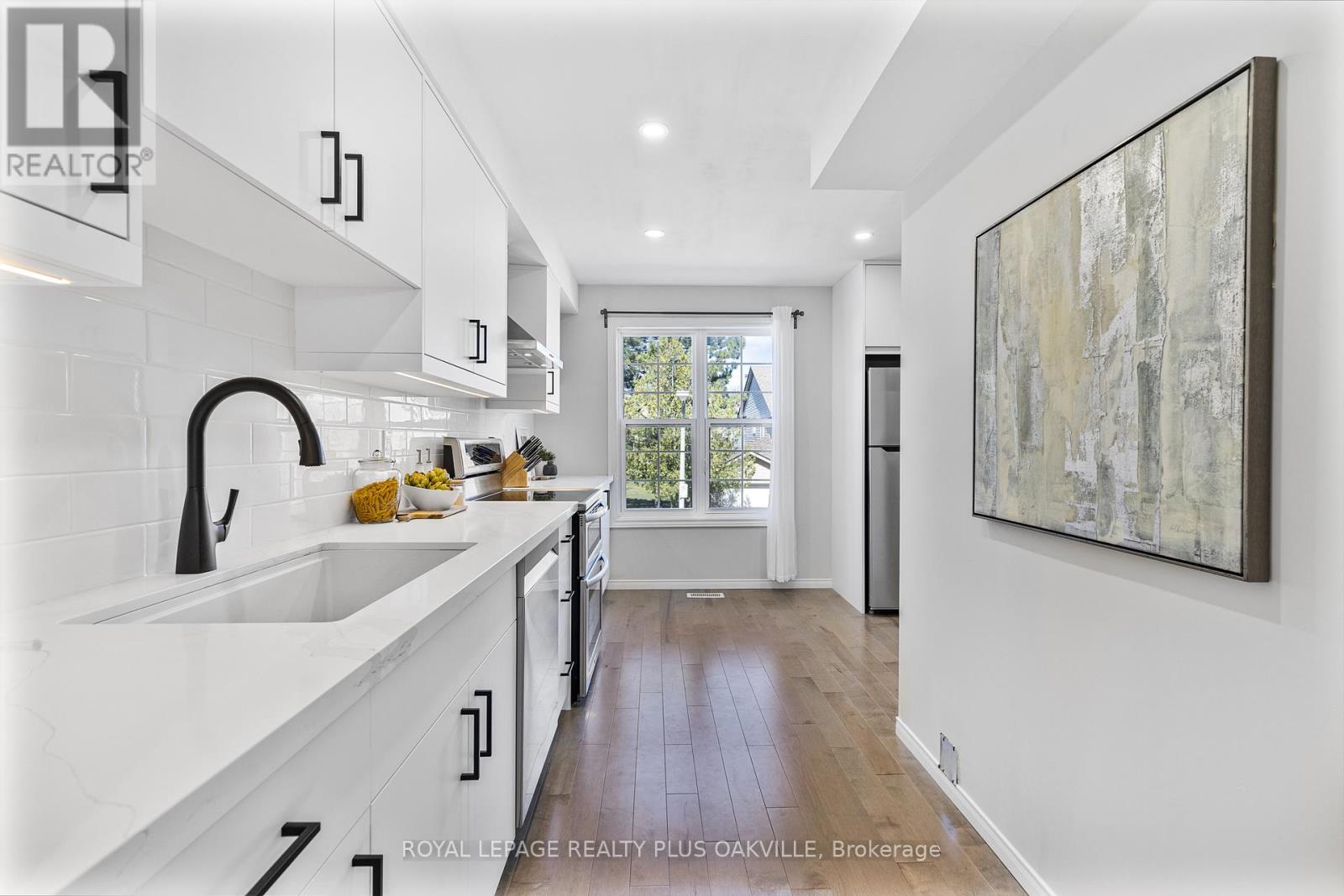 34 - 2272 Mowat Avenue, Oakville, Ontario  L6H 5L8 - Photo 4 - W12522568