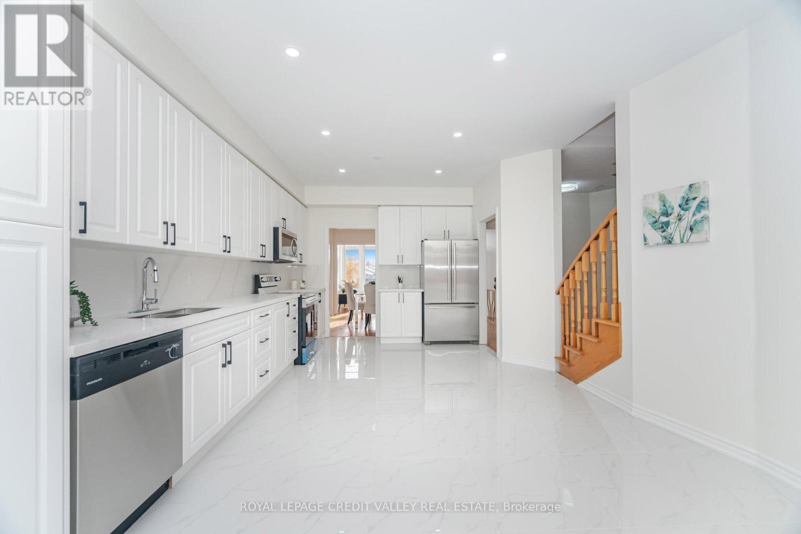 70 Blue Diamond Drive, Brampton, Ontario L6S 6K3 - Photo 11 - W12522624