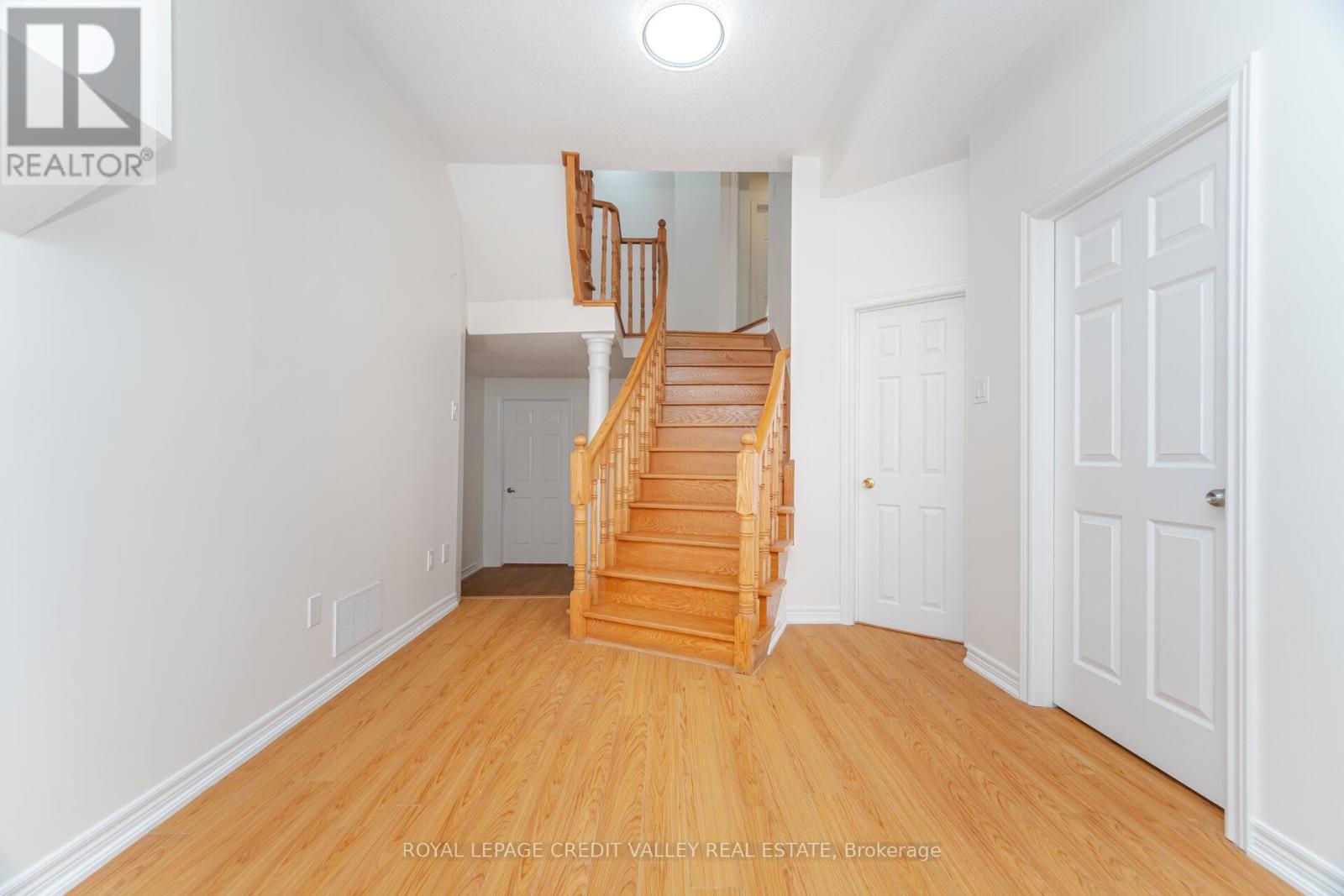 70 Blue Diamond Drive, Brampton, Ontario L6S 6K3 - Photo 35 - W12522624