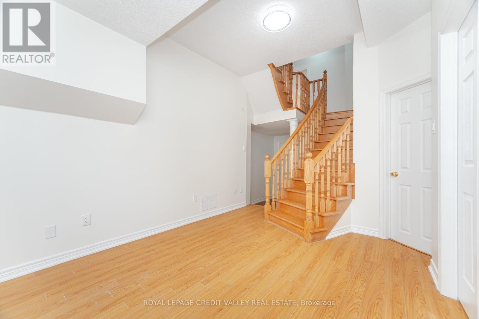 70 Blue Diamond Drive, Brampton, Ontario L6S 6K3 - Photo 37 - W12522624