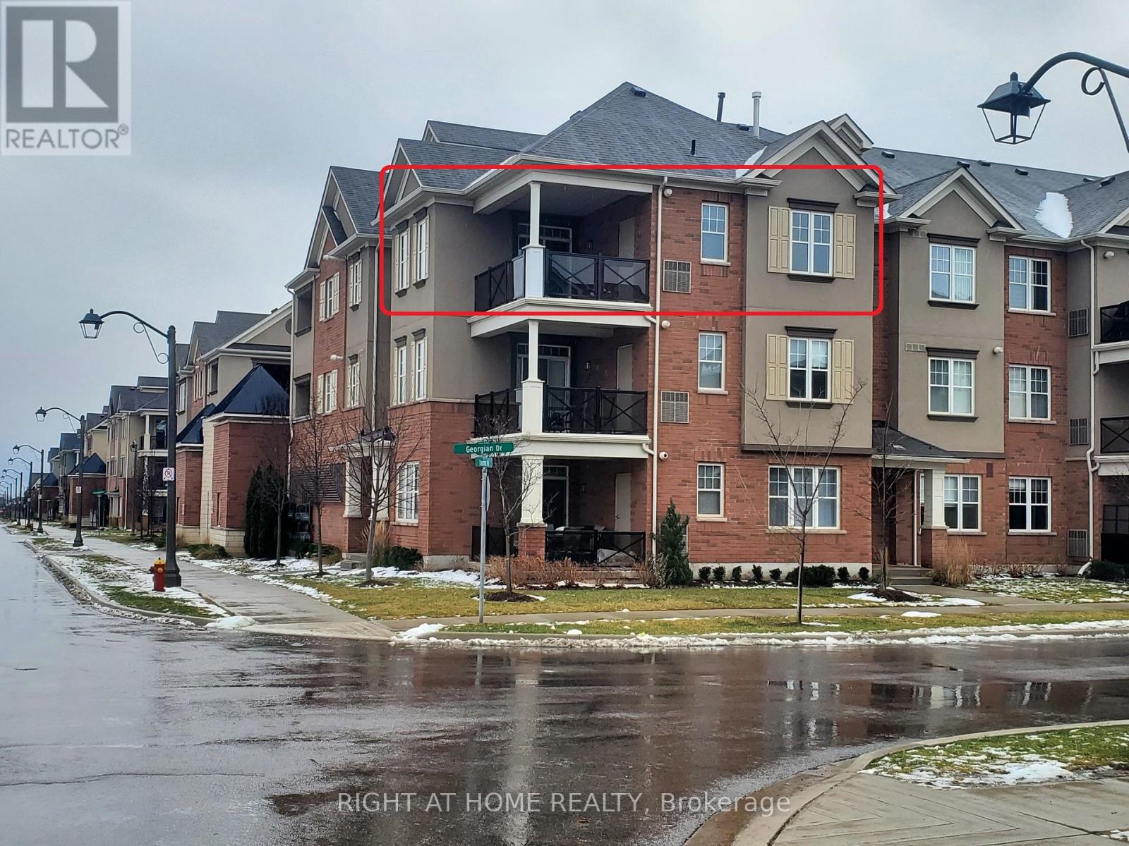 #301 - 272 GEORGIAN DRIVE, Oakville, Ontario