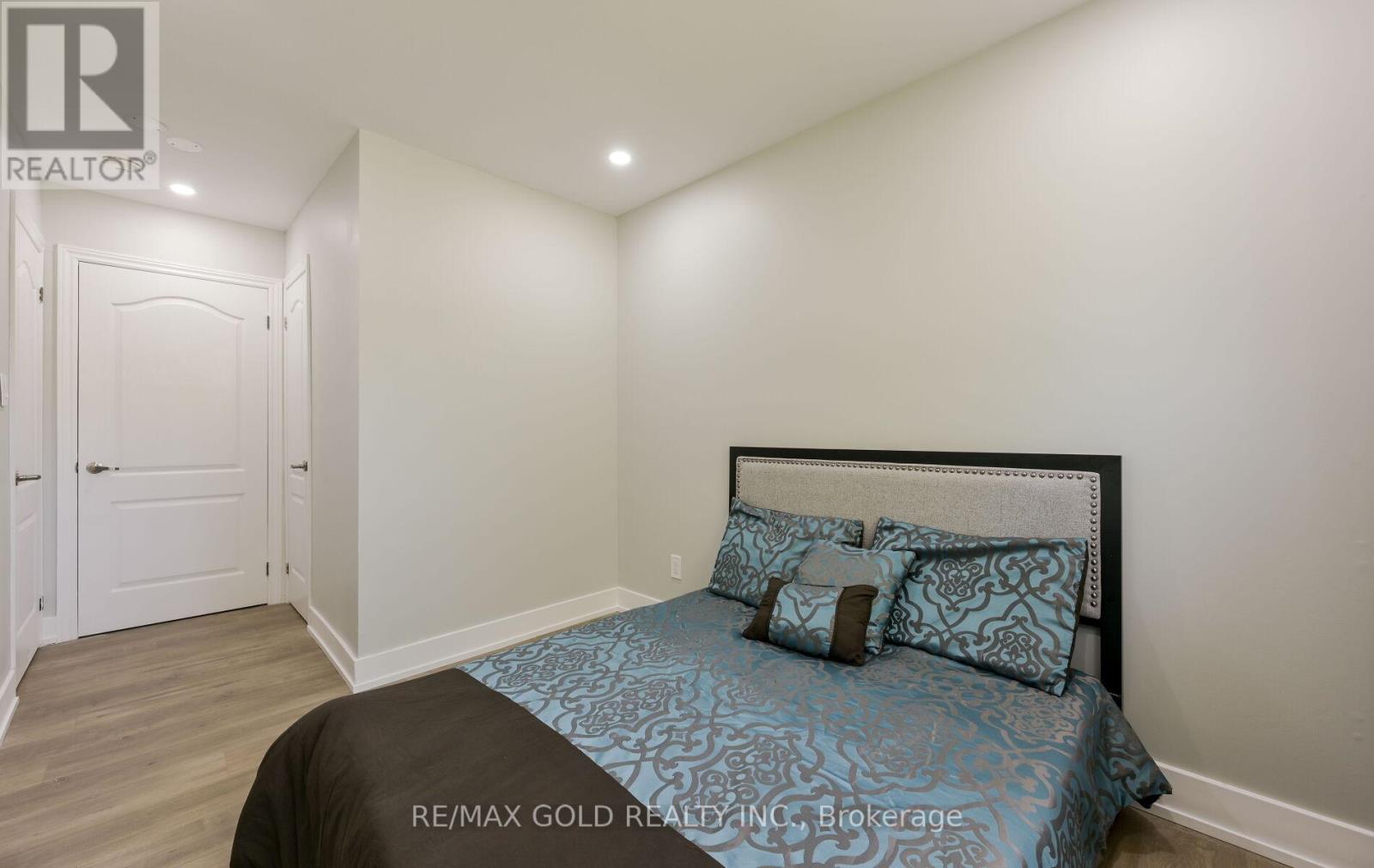 15 Flavian Crescent, Brampton, Ontario  L6T 3P2 - Photo 12 - W12522672