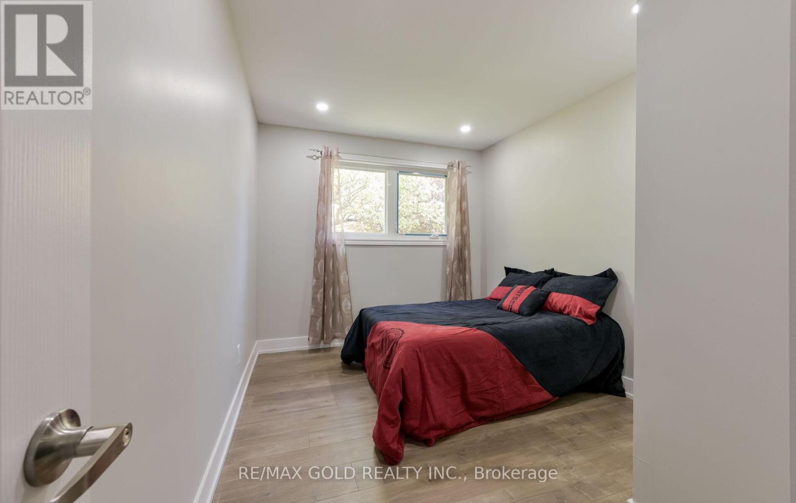 15 Flavian Crescent, Brampton, Ontario  L6T 3P2 - Photo 14 - W12522672