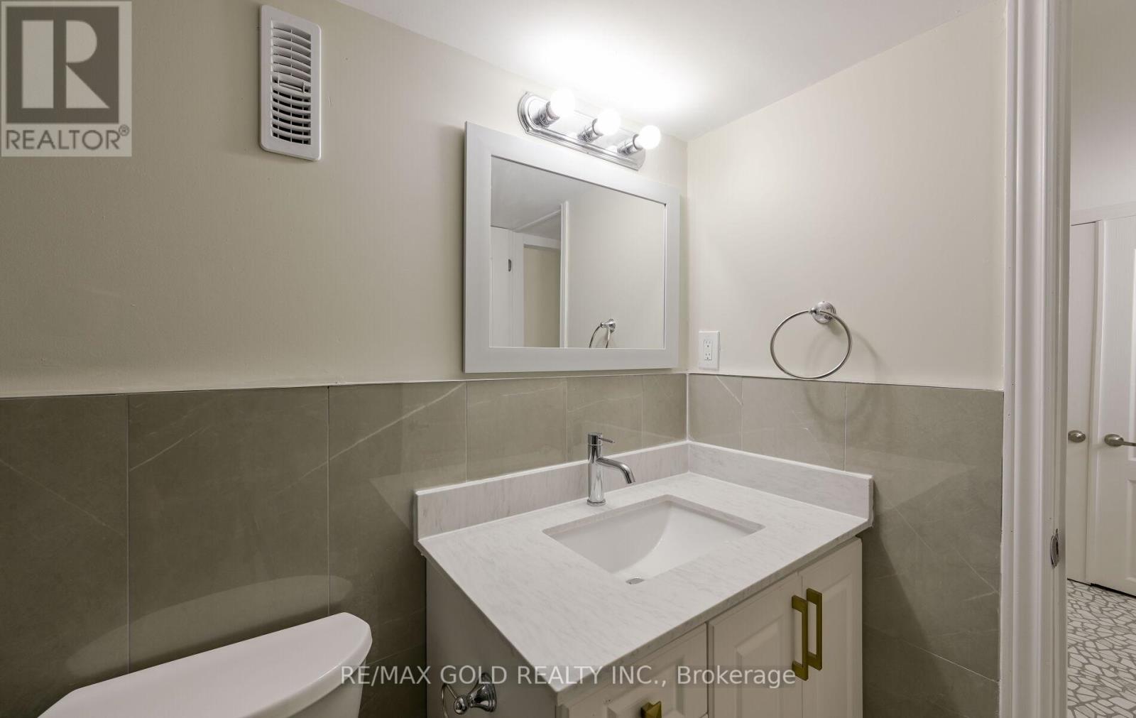 15 Flavian Crescent, Brampton, Ontario  L6T 3P2 - Photo 21 - W12522672