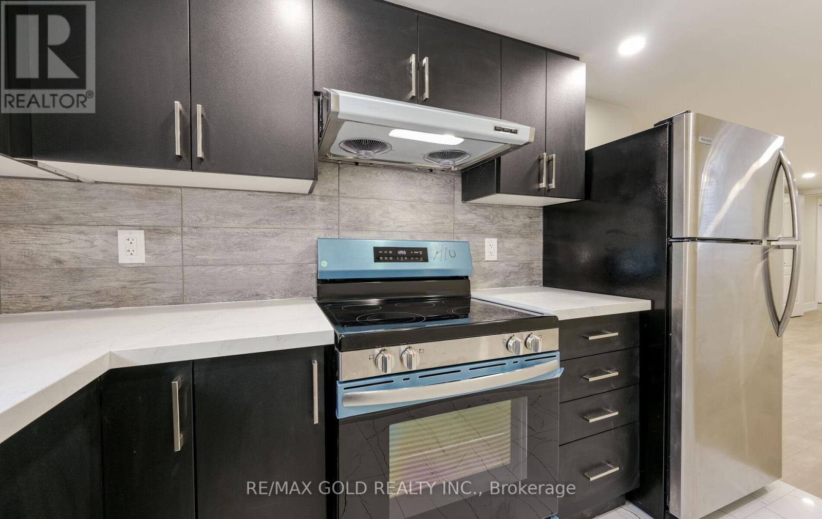 15 Flavian Crescent, Brampton, Ontario  L6T 3P2 - Photo 24 - W12522672