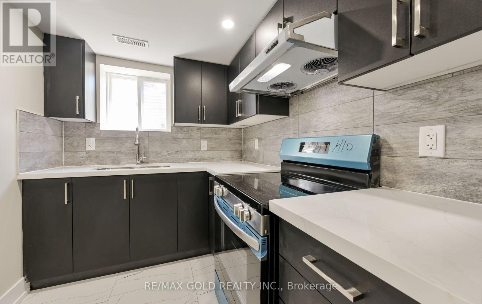 15 Flavian Crescent, Brampton, Ontario  L6T 3P2 - Photo 25 - W12522672