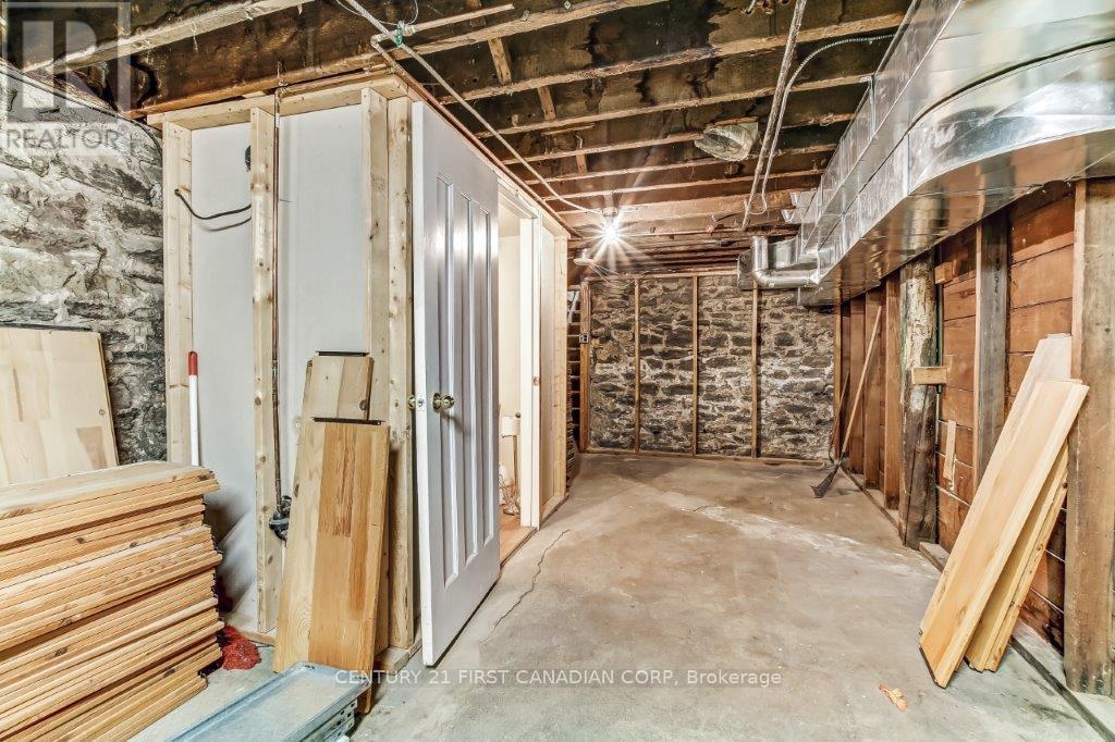 431 Talbot Street, St. Thomas, Ontario  N5P 1C1 - Photo 6 - X12466655