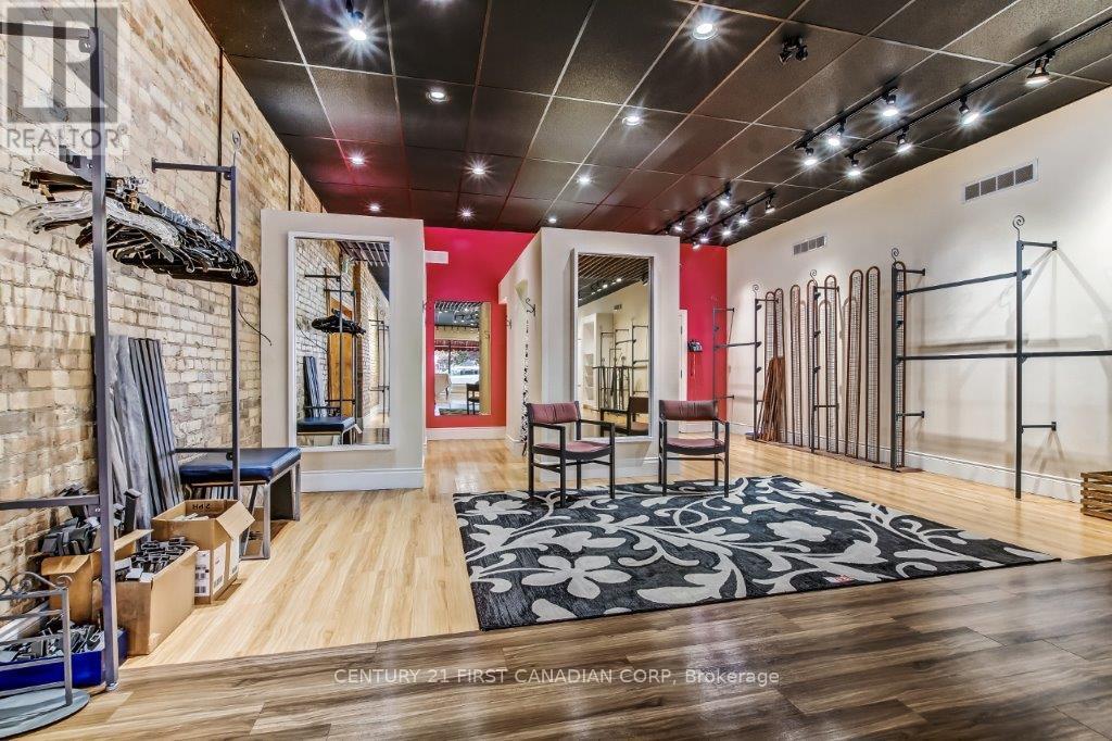 431 Talbot Street, St. Thomas, Ontario  N5P 1C1 - Photo 5 - X12466655