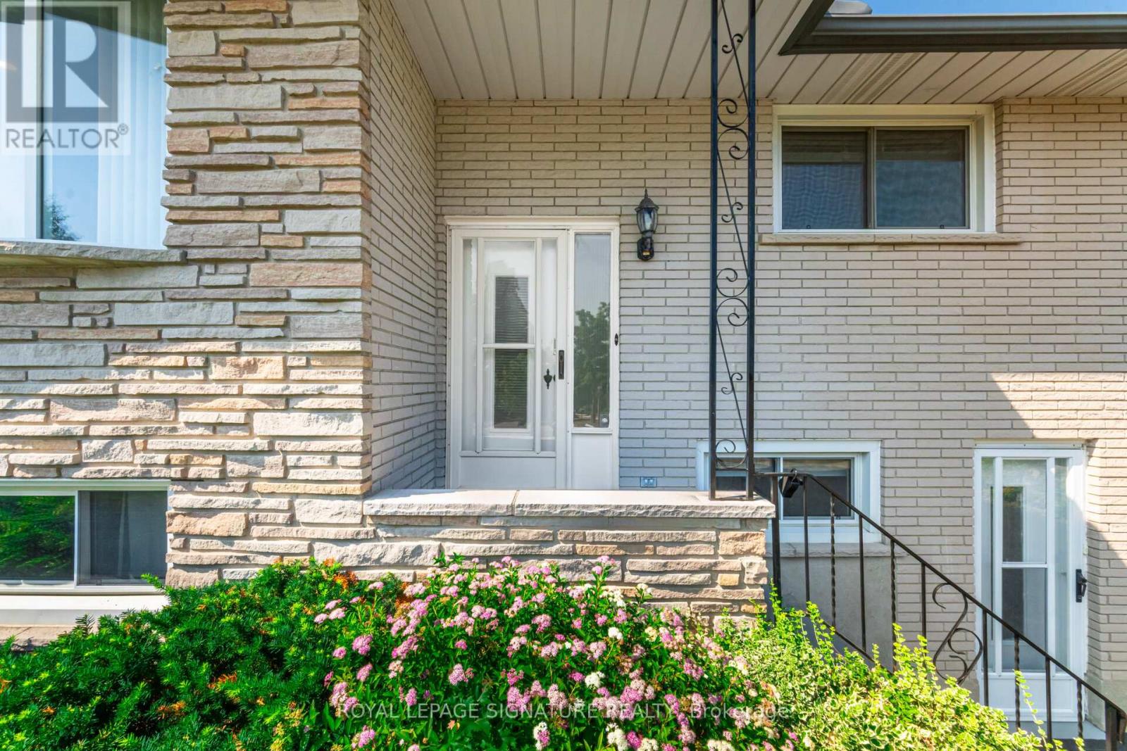 47 Eagen Drive, Kitchener, Ontario  N2M 1W1 - Photo 4 - X12522454