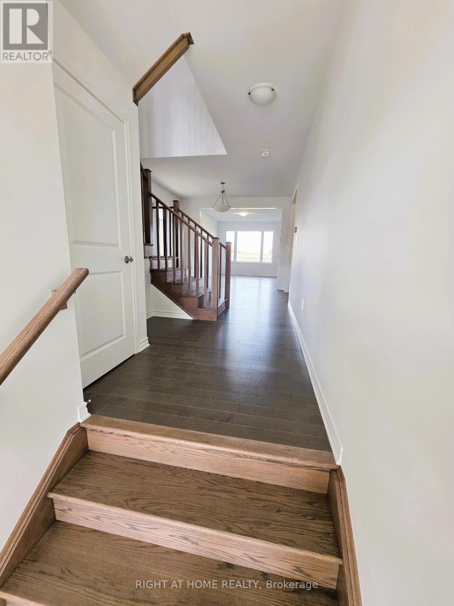 274 Millstone Street, Kitchener, Ontario  N2R 0V3 - Photo 2 - X12522488