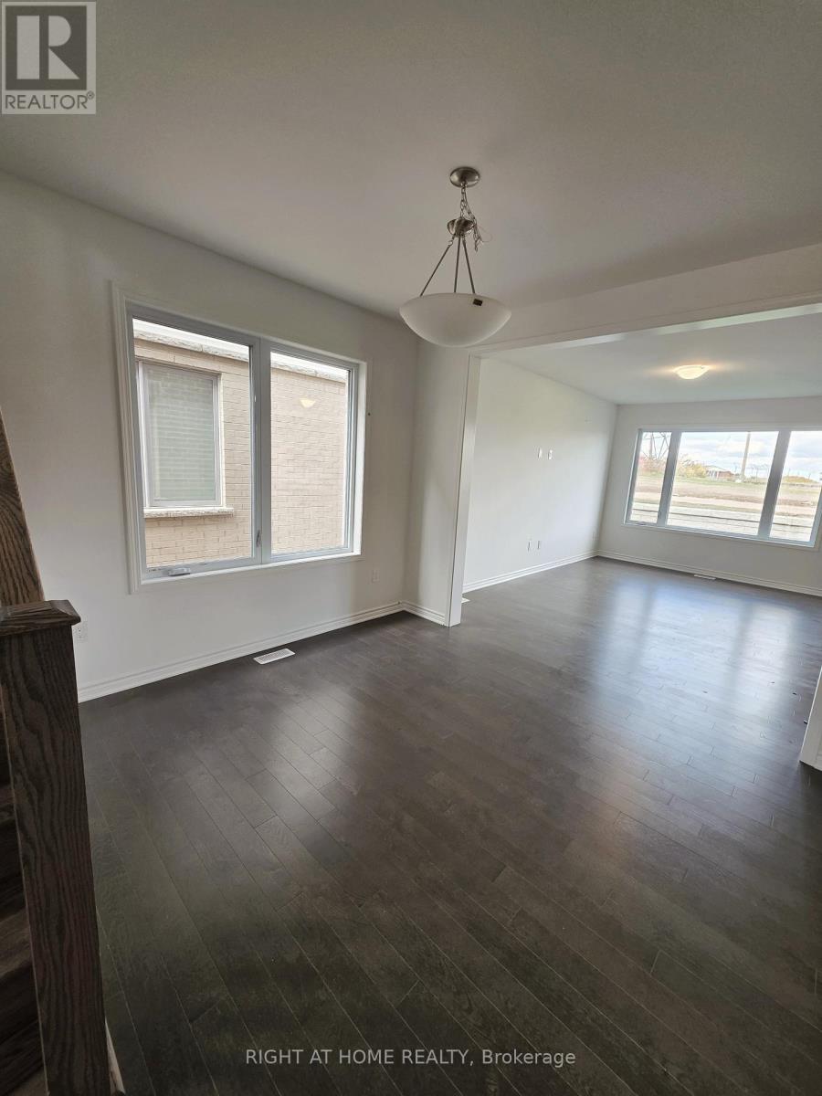 274 Millstone Street, Kitchener, Ontario  N2R 0V3 - Photo 4 - X12522488