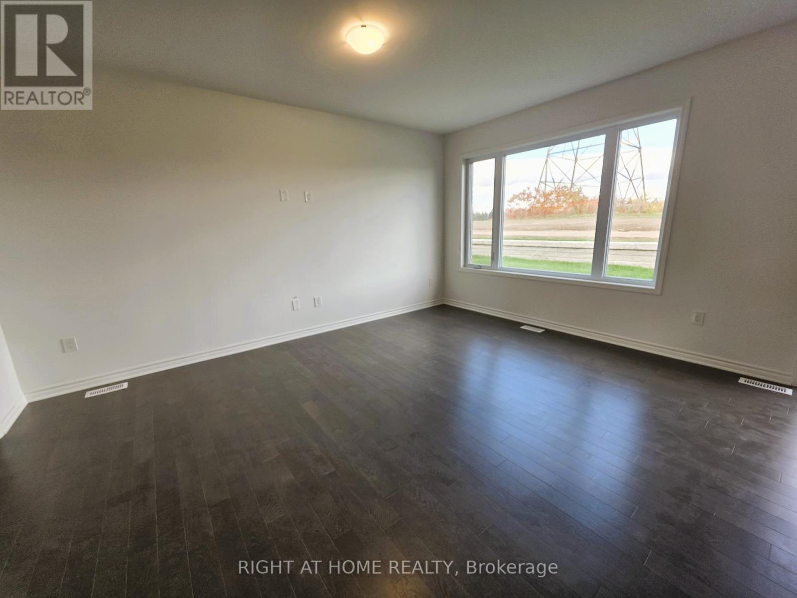 274 Millstone Street, Kitchener, Ontario  N2R 0V3 - Photo 6 - X12522488