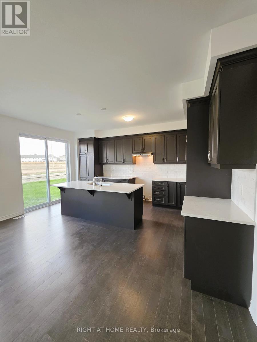 274 Millstone Street, Kitchener, Ontario  N2R 0V3 - Photo 7 - X12522488