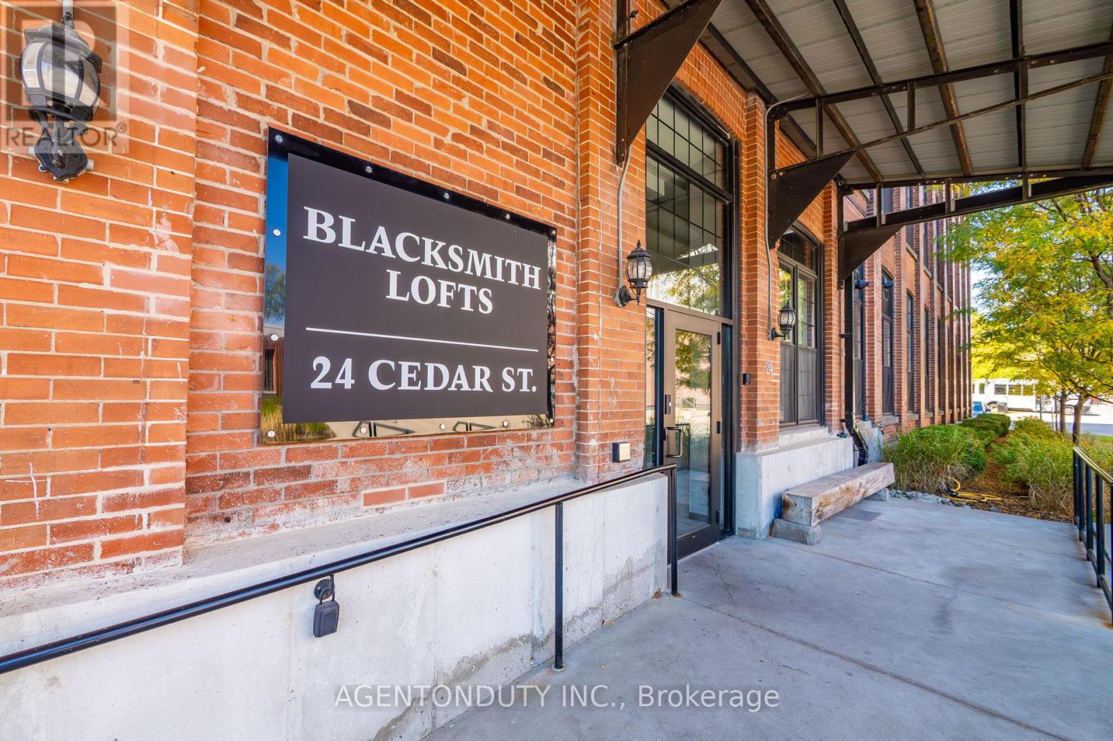 101 - 24 Cedar Street, Cambridge, Ontario  N1S 0B2 - Photo 6 - X12522510