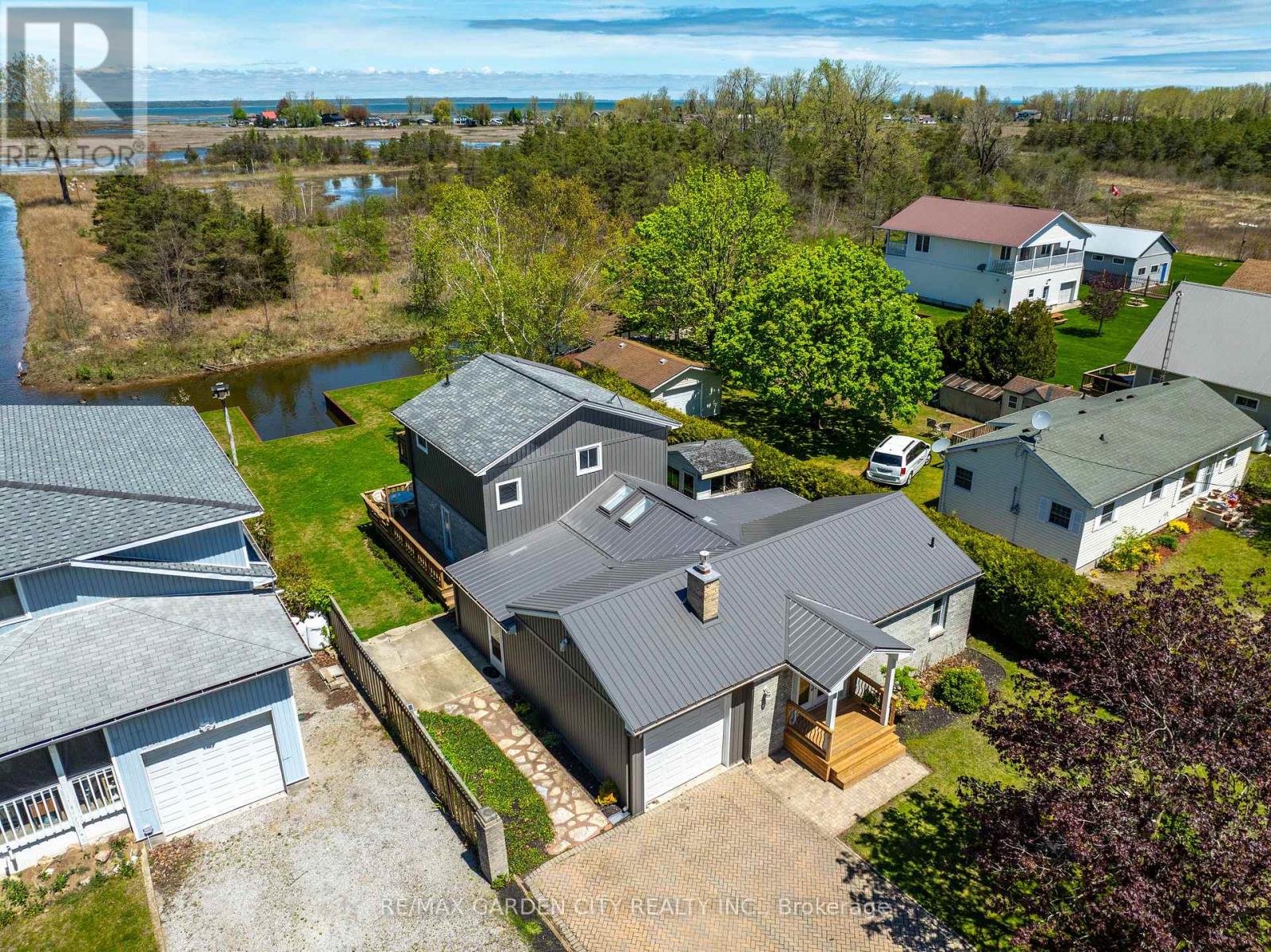 270 Erie Boulevard, Norfolk, Ontario  N0E 1M0 - Photo 2 - X12522560