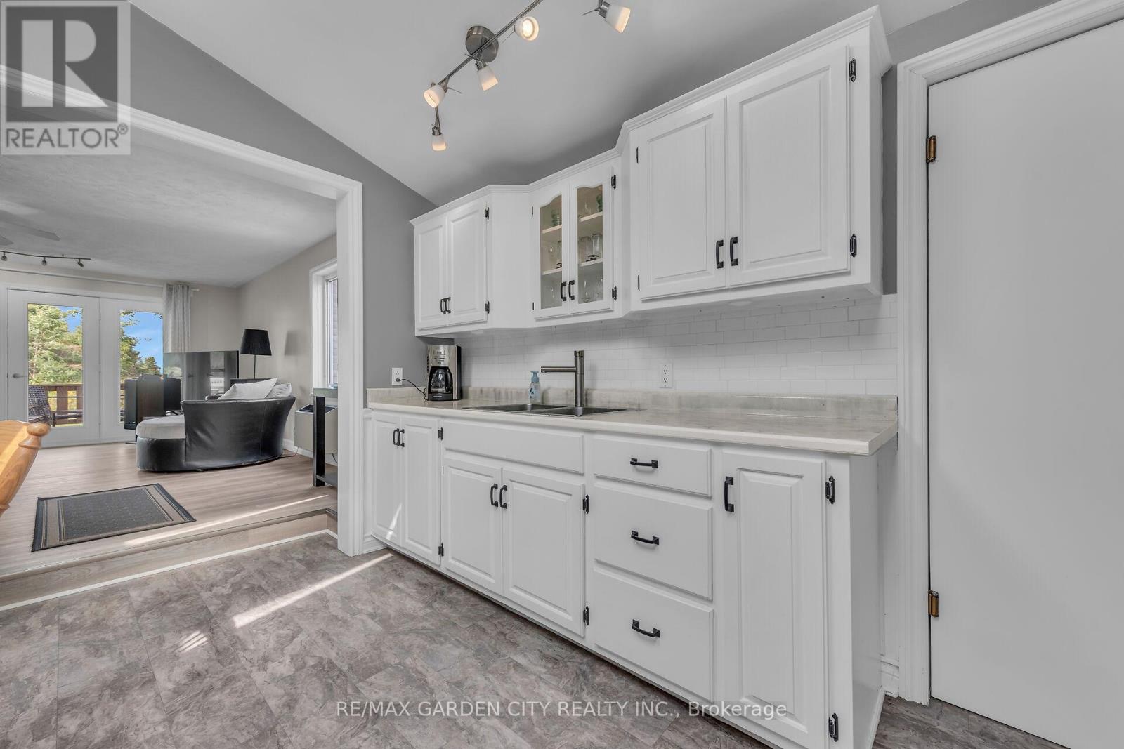 270 Erie Boulevard, Norfolk, Ontario  N0E 1M0 - Photo 7 - X12522560