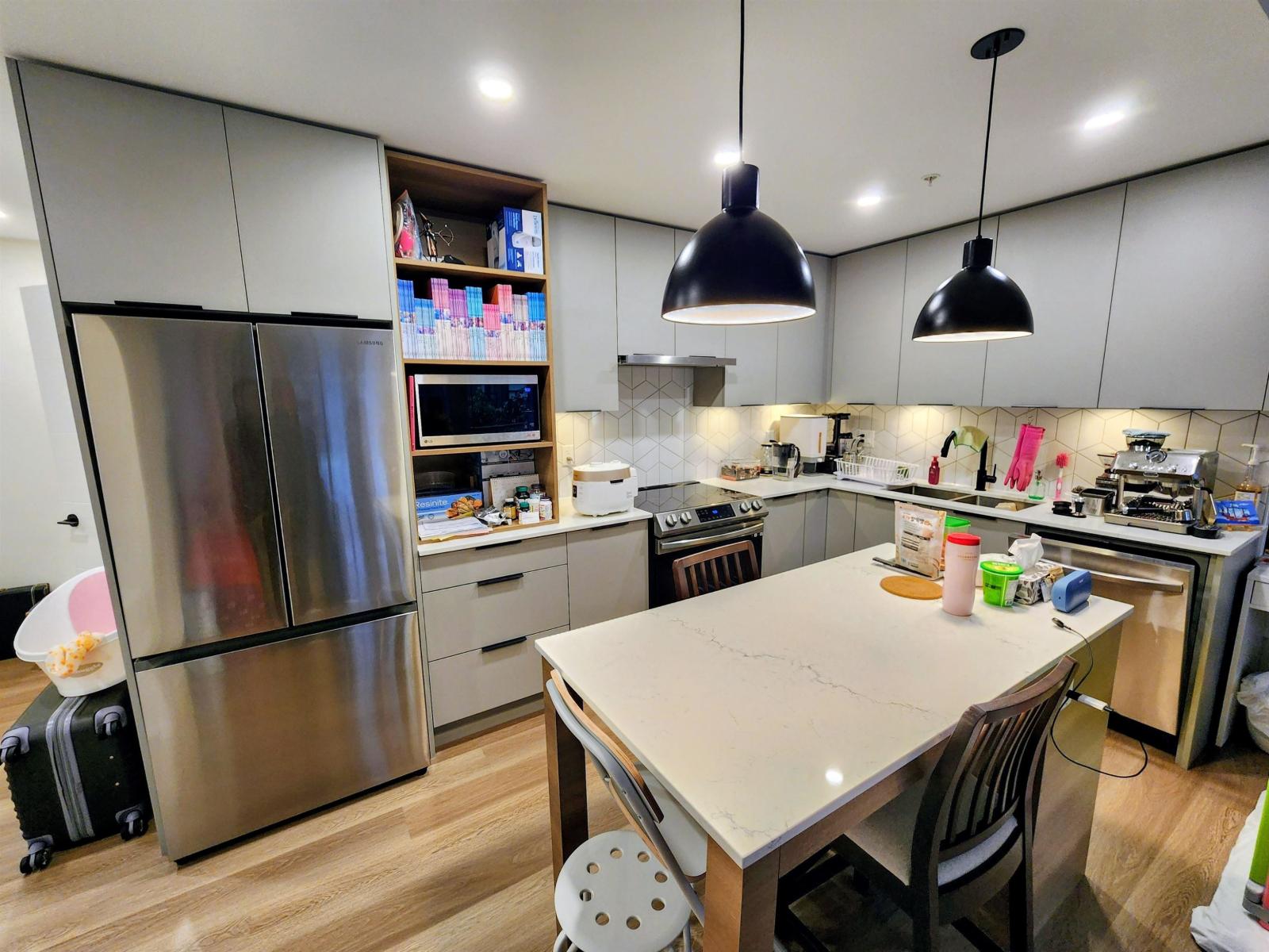 201 10778 138 STREET, Surrey, British Columbia