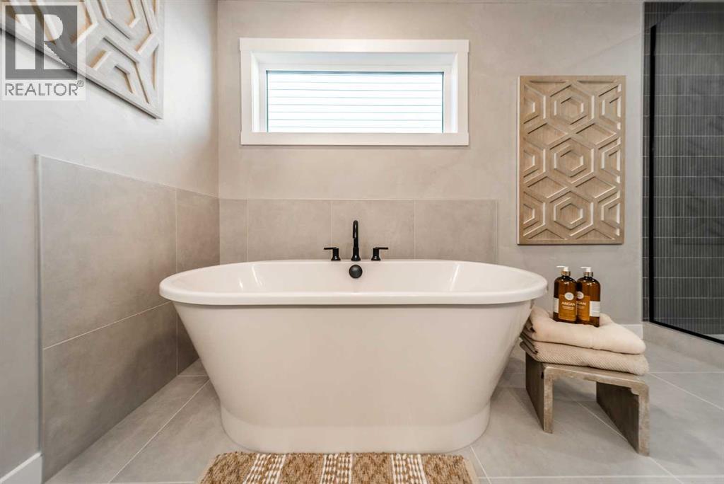 207 Lucas Common Nw, Calgary, Alberta  T3P 2B3 - Photo 27 - A2254552