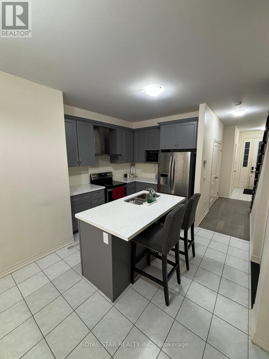 10 Fresnel Road, Brampton, Ontario L7A 4Z3 - Photo 3 - W12514380