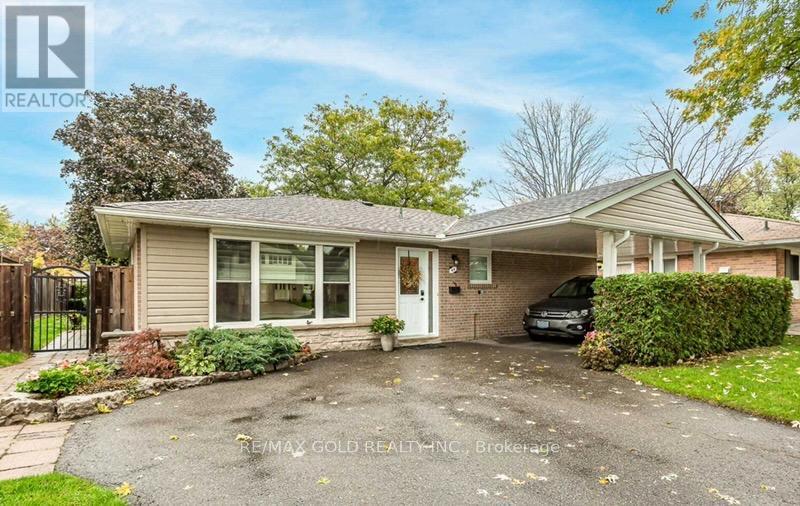 49 Melville Crescent, Brampton, Ontario L6W 2S3 - Photo 10 - W12518728