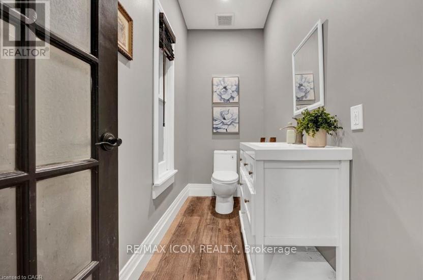 115 Cedar Street, Cambridge, Ontario  N1S 1V7 - Photo 12 - X12459211