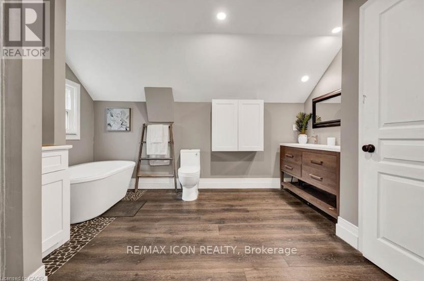 115 Cedar Street, Cambridge, Ontario  N1S 1V7 - Photo 17 - X12459211