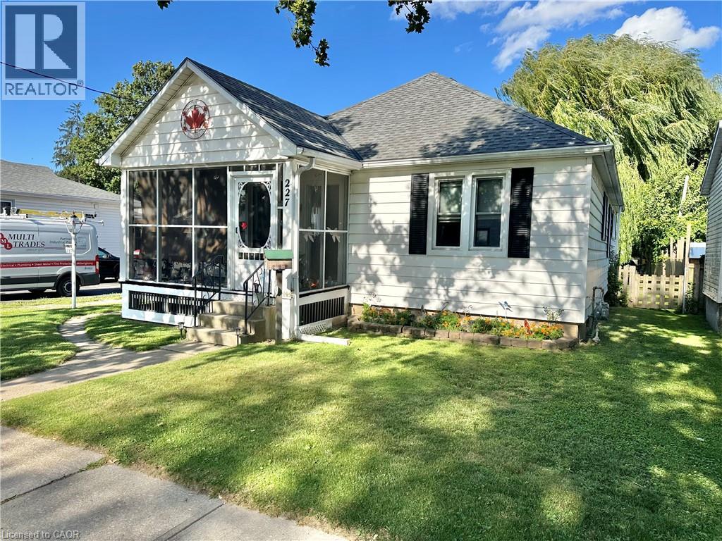 227 Head Street N, Simcoe, Ontario N3Y 3X8 - Photo 2 - 40786632