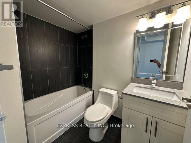 1011 - 10 Yonge Street, Toronto, Ontario  M5E 1R4 - Photo 2 - C12522744