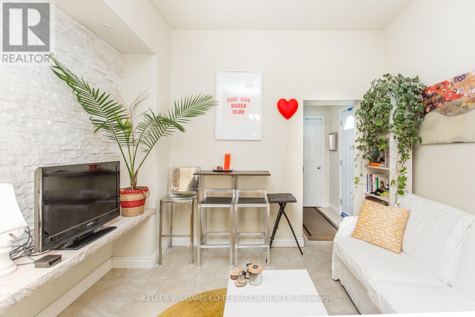 157 Argyle Street, Toronto, Ontario  M6J 1P2 - Photo 2 - C12522762