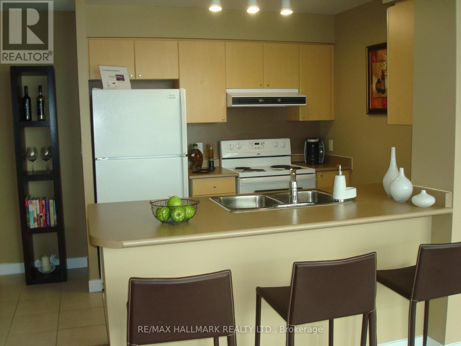 1006 - 5191 Dundas Street W, Toronto, Ontario M9A 0B2 - Photo 4 - W12522152