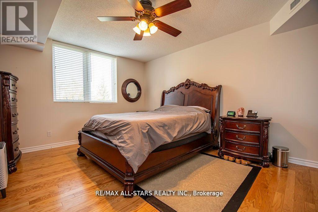 305 - 51 Rivermill Boulevard, Kawartha Lakes, Ontario K9V 6E8 - Photo 11 - X12522872