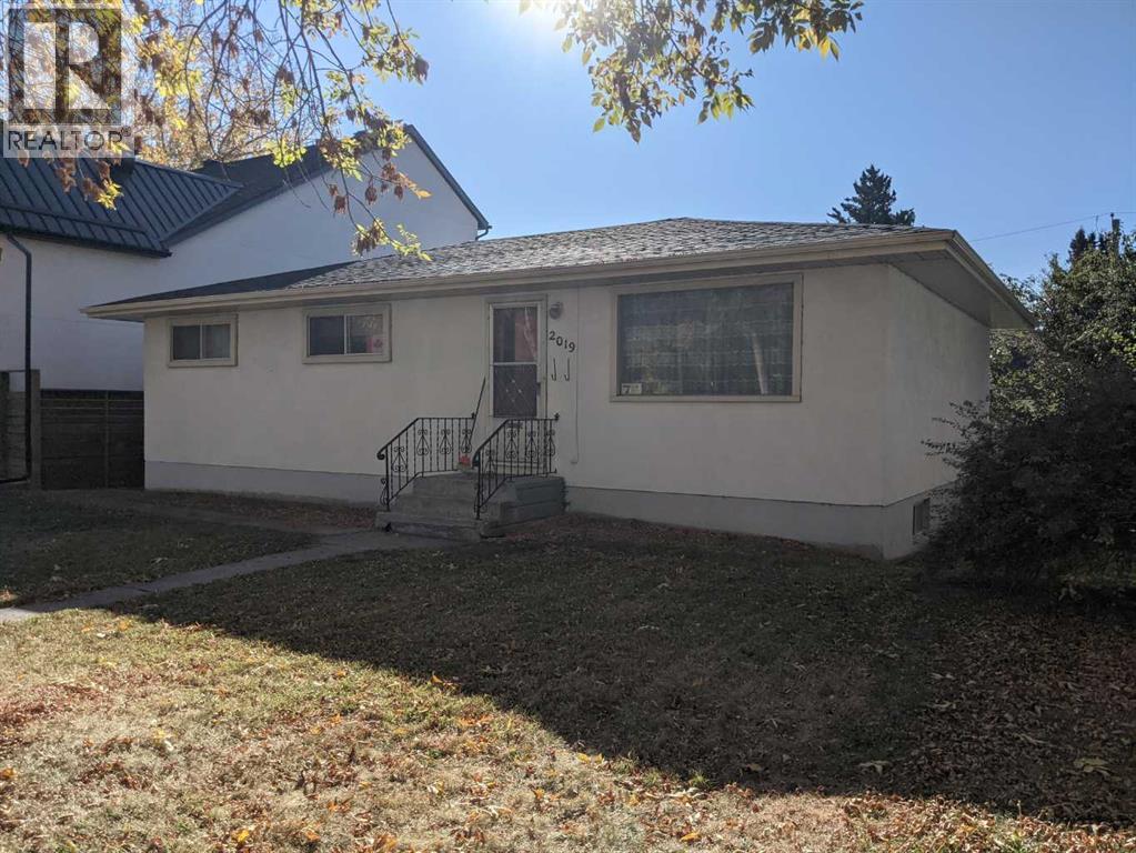 2019 52 Avenue Sw, Calgary, Alberta  T3E 1K2 - Photo 2 - A2263993