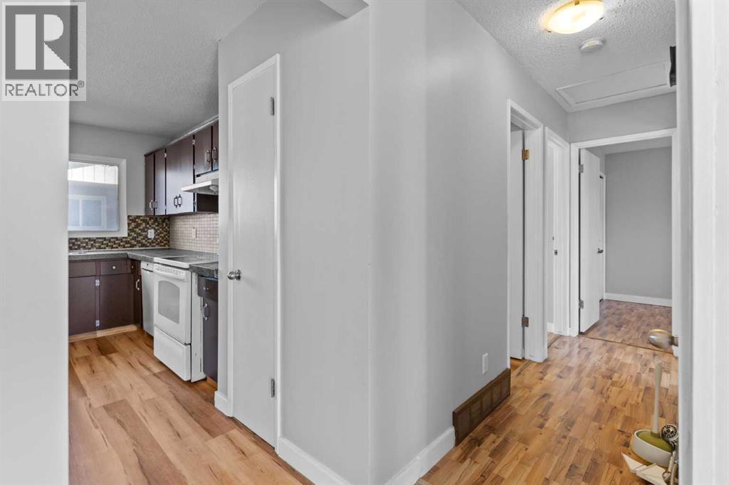 5027 40 Avenue Sw, Calgary, Alberta  T3E 6T9 - Photo 13 - A2267718