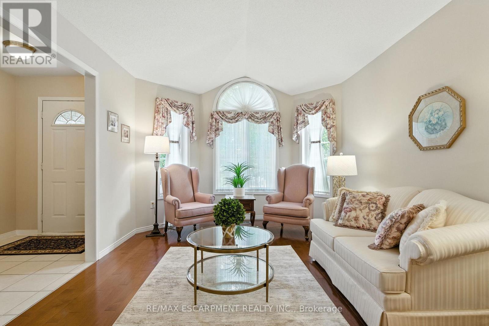 18 Naples Boulevard, Hamilton, Ontario  L9B 2J2 - Photo 3 - X12435465