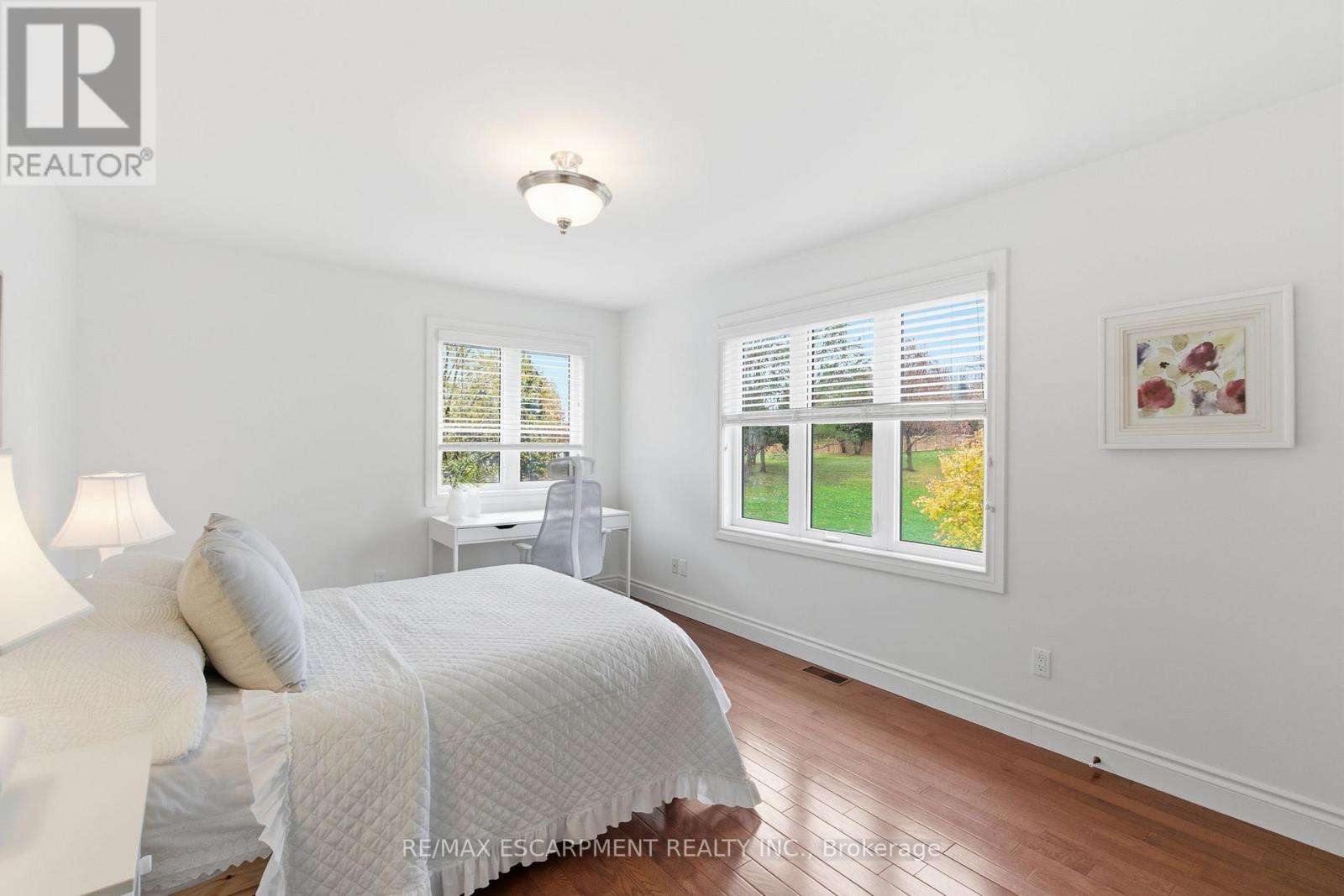 17 Tews Lane, Hamilton, Ontario  L9H 7N4 - Photo 29 - X12424606