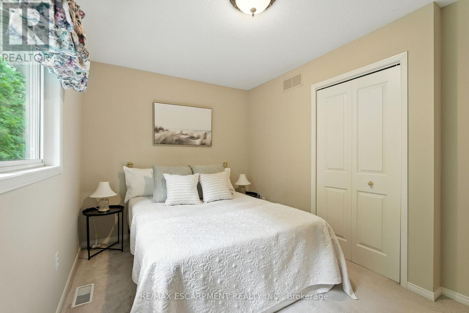 18 Naples Boulevard, Hamilton, Ontario  L9B 2J2 - Photo 30 - X12435465