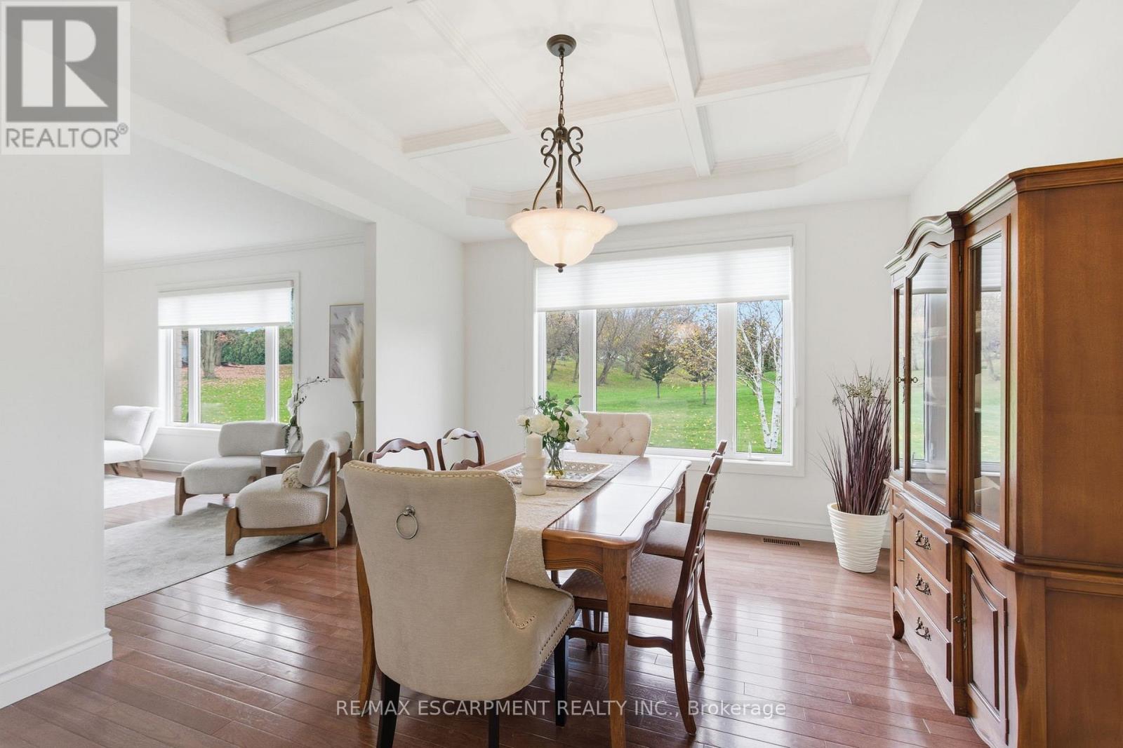 17 Tews Lane, Hamilton, Ontario  L9H 7N4 - Photo 9 - X12424606