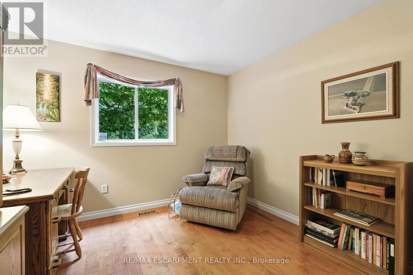 18 Naples Boulevard, Hamilton, Ontario  L9B 2J2 - Photo 16 - X12435465