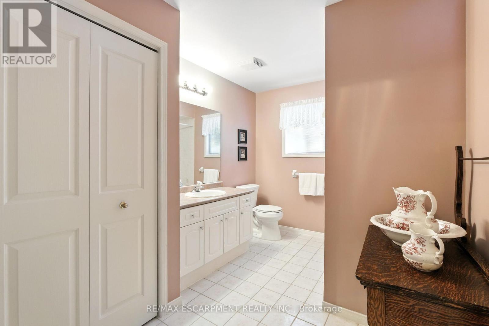 18 Naples Boulevard, Hamilton, Ontario  L9B 2J2 - Photo 33 - X12435465