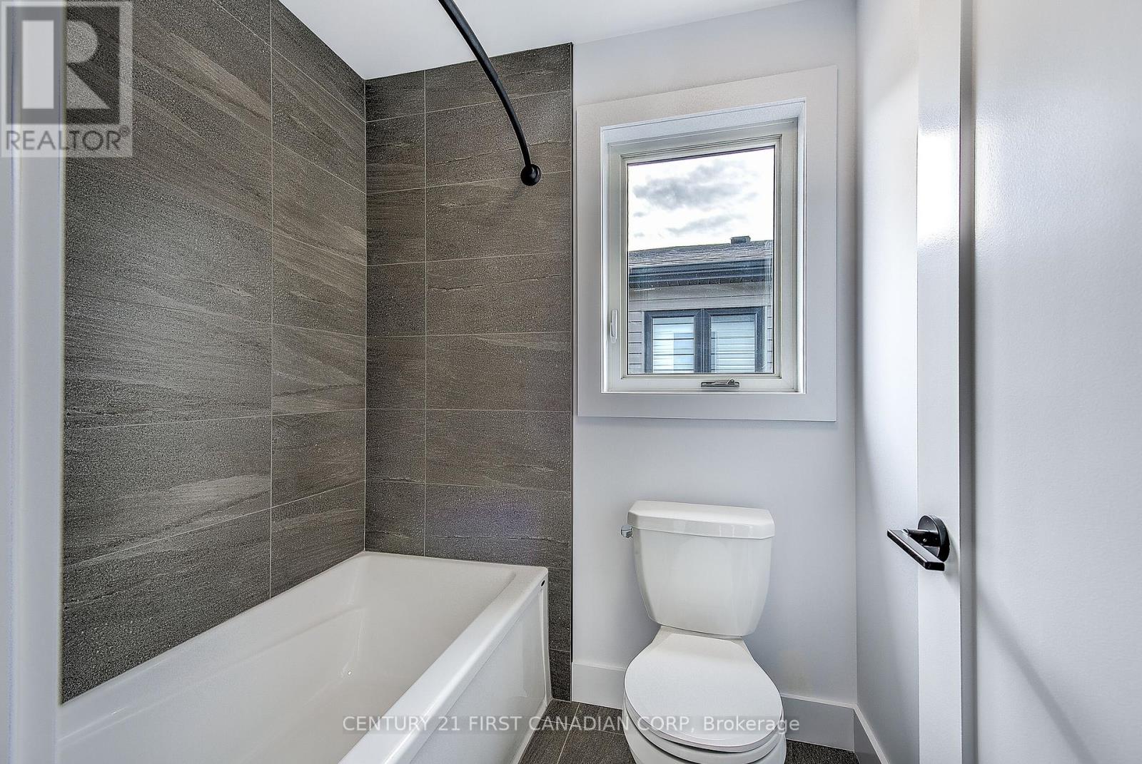 245 Hesselman Crescent, London South, Ontario  N6M 0K3 - Photo 28 - X12522784