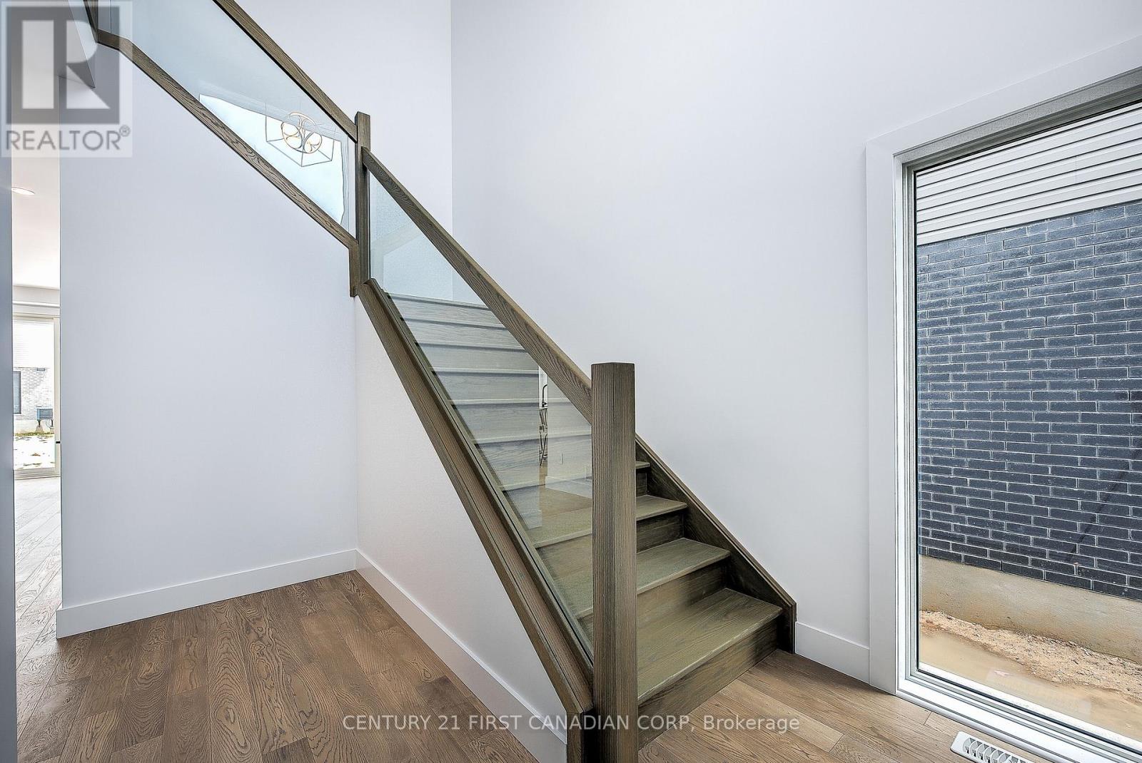 245 Hesselman Crescent, London South, Ontario  N6M 0K3 - Photo 5 - X12522784