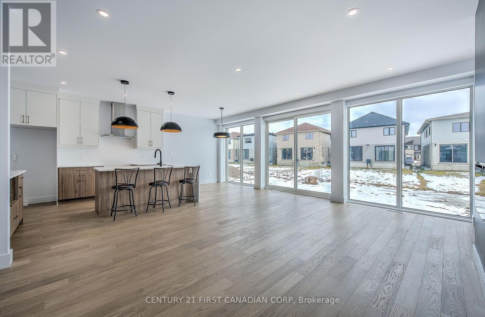 245 Hesselman Crescent, London South, Ontario  N6M 0K3 - Photo 9 - X12522784