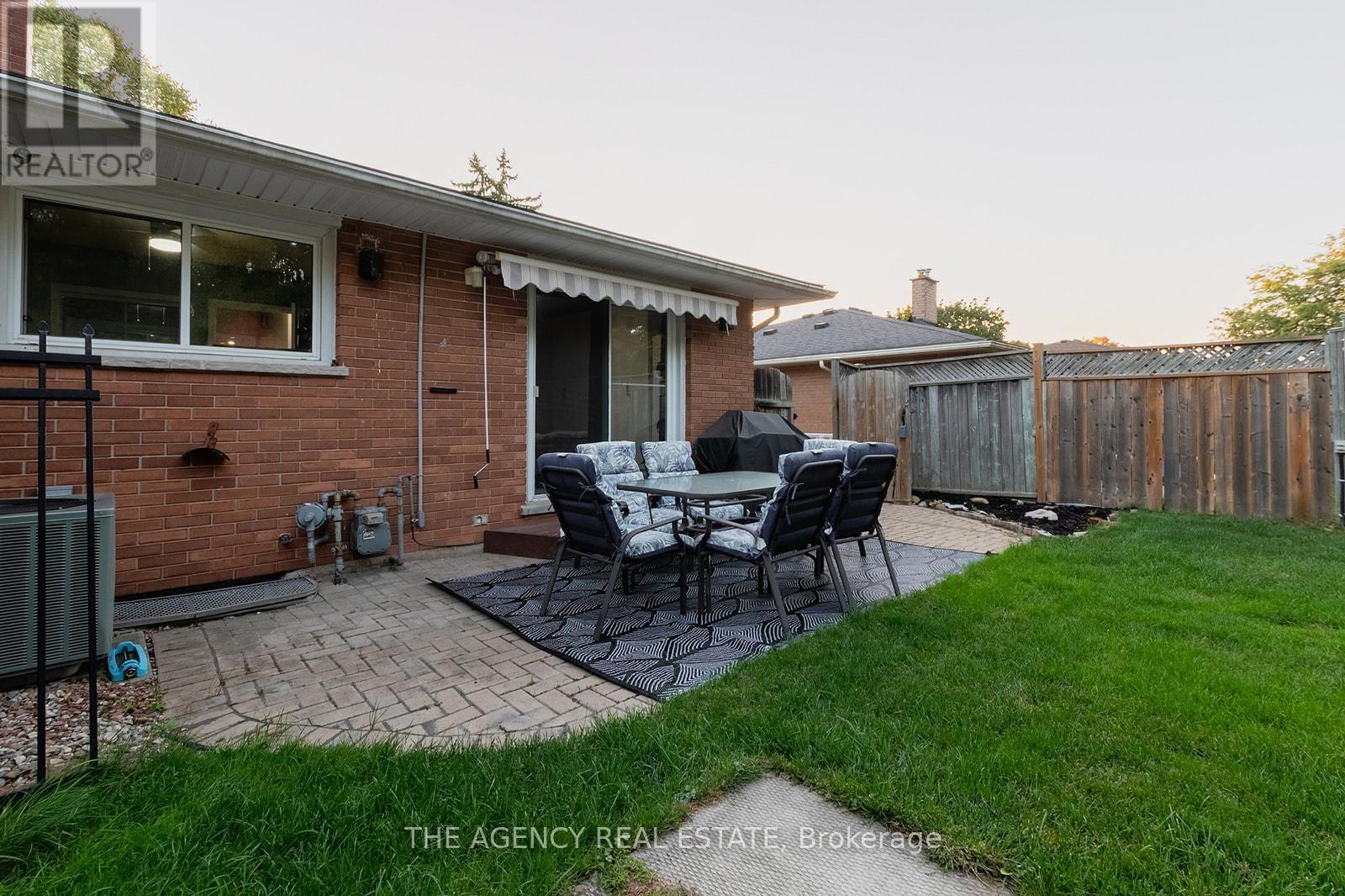 222 Cairn Street, London South, Ontario  N5Z 3W7 - Photo 10 - X12522886
