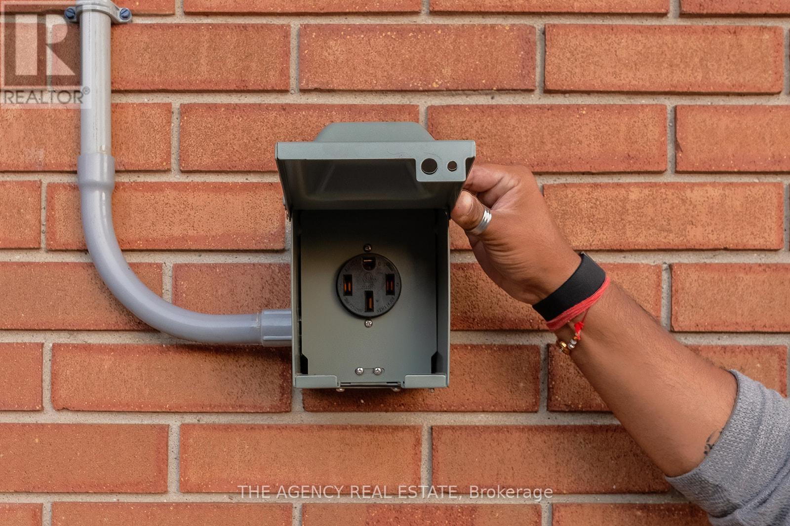 222 Cairn Street, London South, Ontario  N5Z 3W7 - Photo 14 - X12522886