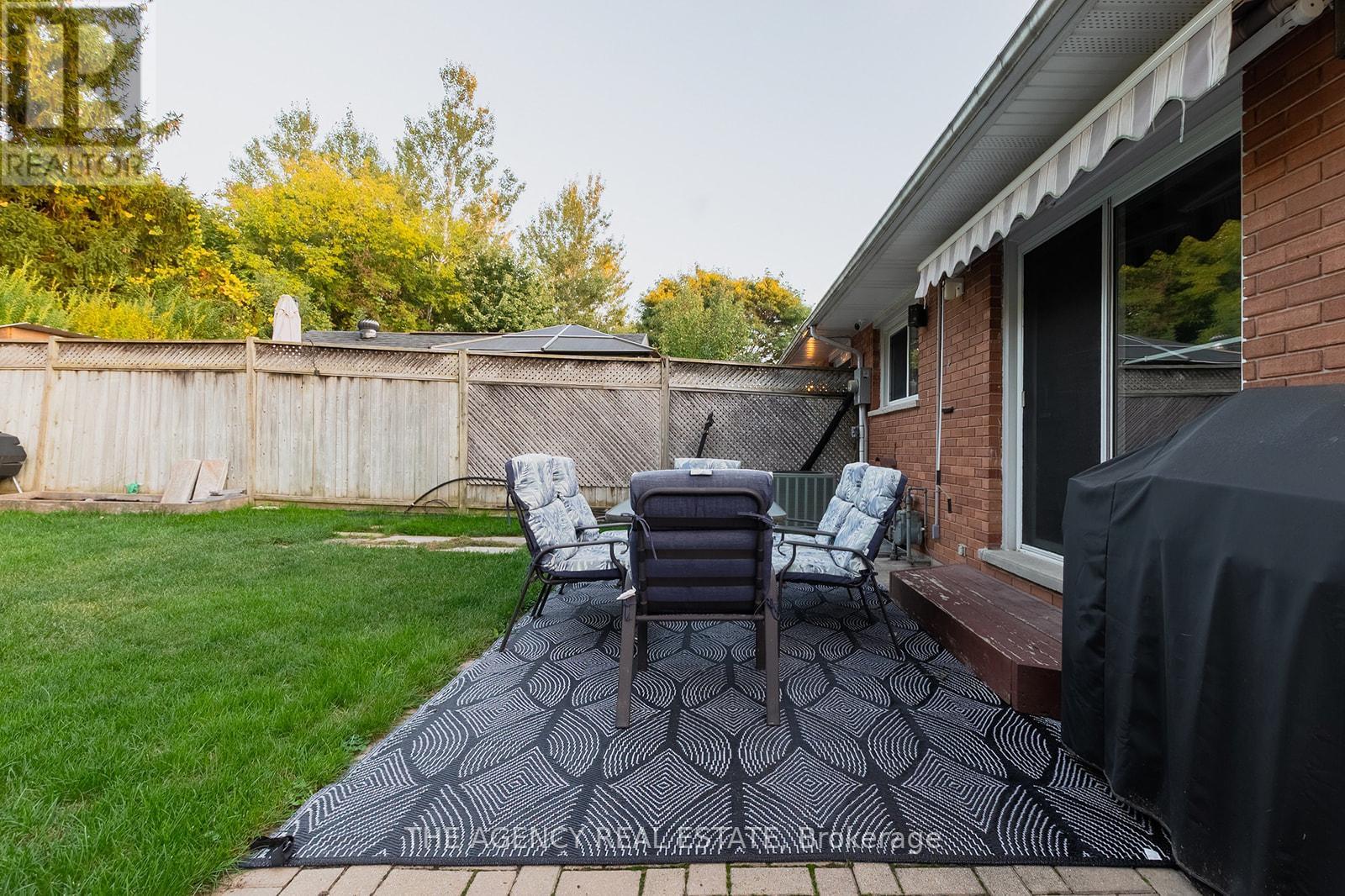 222 Cairn Street, London South, Ontario  N5Z 3W7 - Photo 4 - X12522886