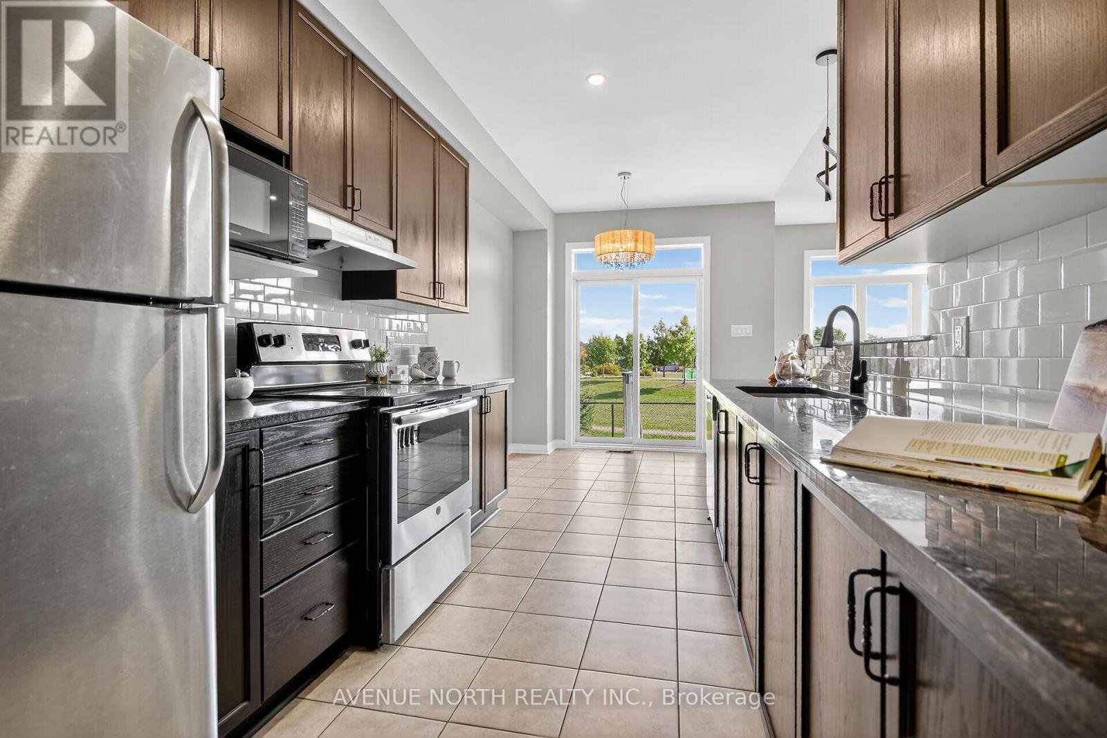 629 Sunburst Street, Ottawa, Ontario  K1T 0L1 - Photo 12 - X12522880