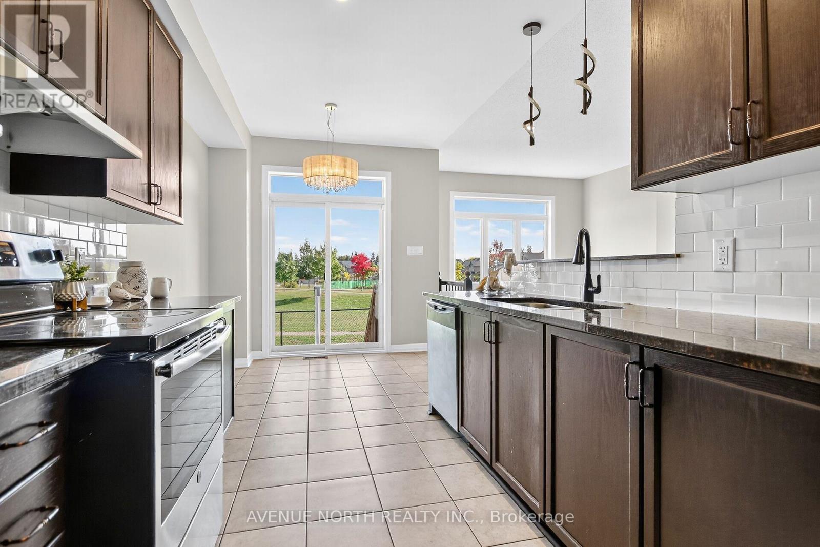 629 Sunburst Street, Ottawa, Ontario  K1T 0L1 - Photo 13 - X12522880