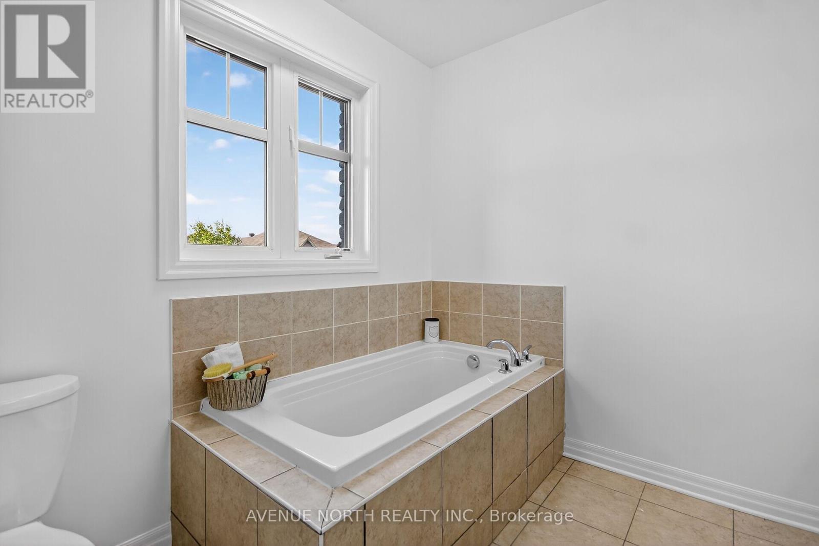 629 Sunburst Street, Ottawa, Ontario  K1T 0L1 - Photo 23 - X12522880