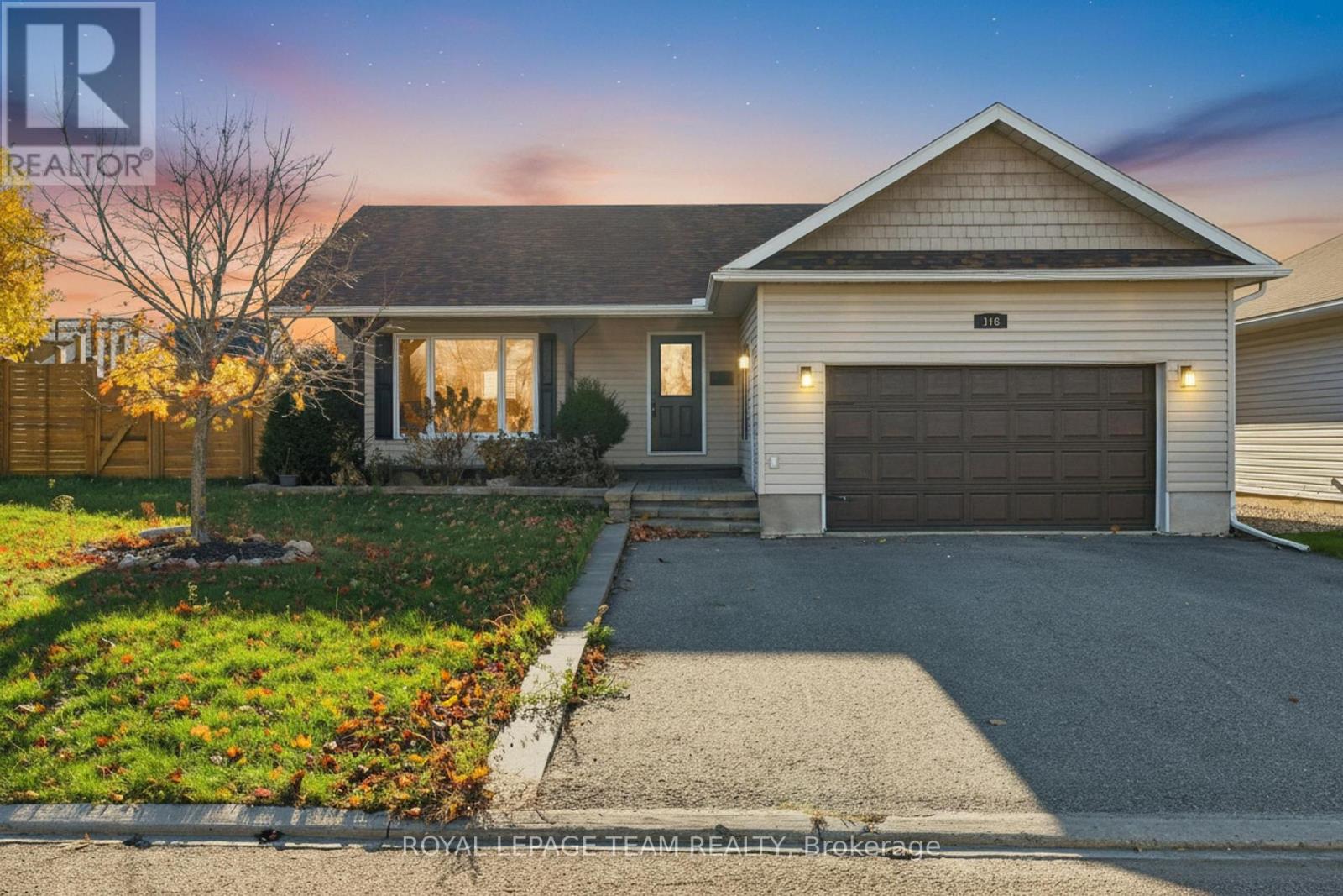 116 Mclachlin Street S, Arnprior, Ontario K7S 3Y5 - Photo 2 - X12522904