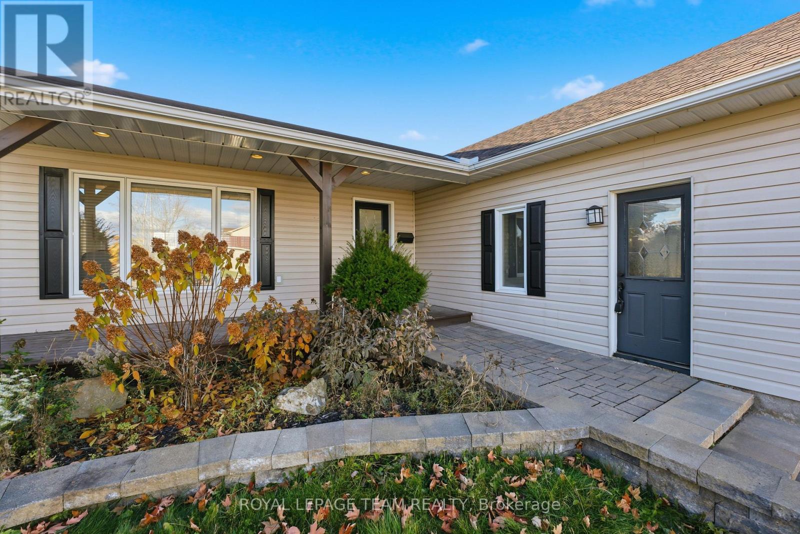 116 Mclachlin Street S, Arnprior, Ontario K7S 3Y5 - Photo 4 - X12522904